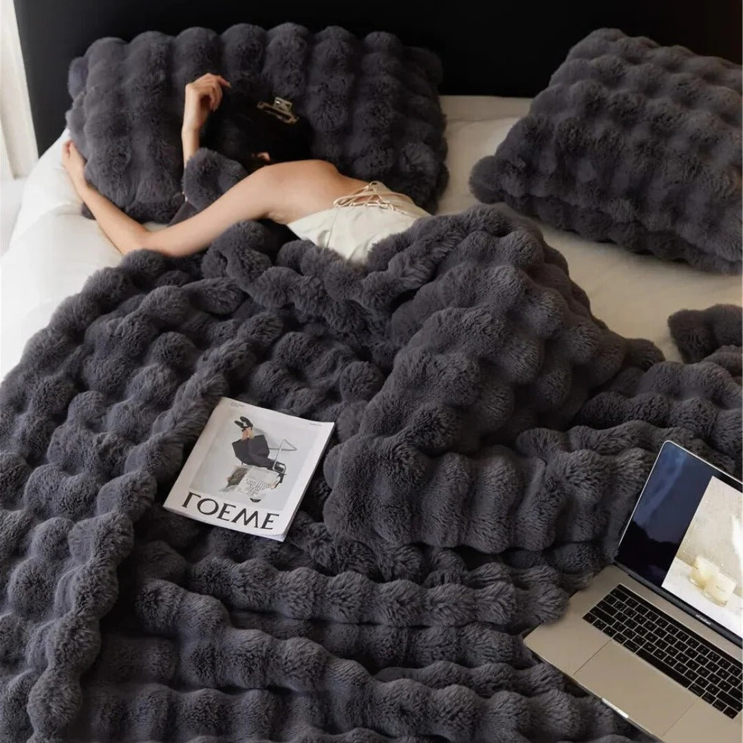Stylish Year-Round Throw Blanket