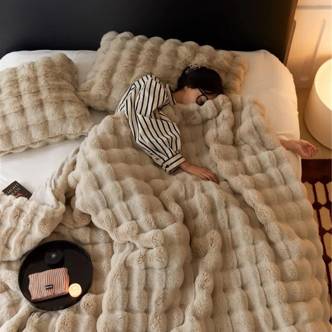 Stylish Year-Round Throw Blanket