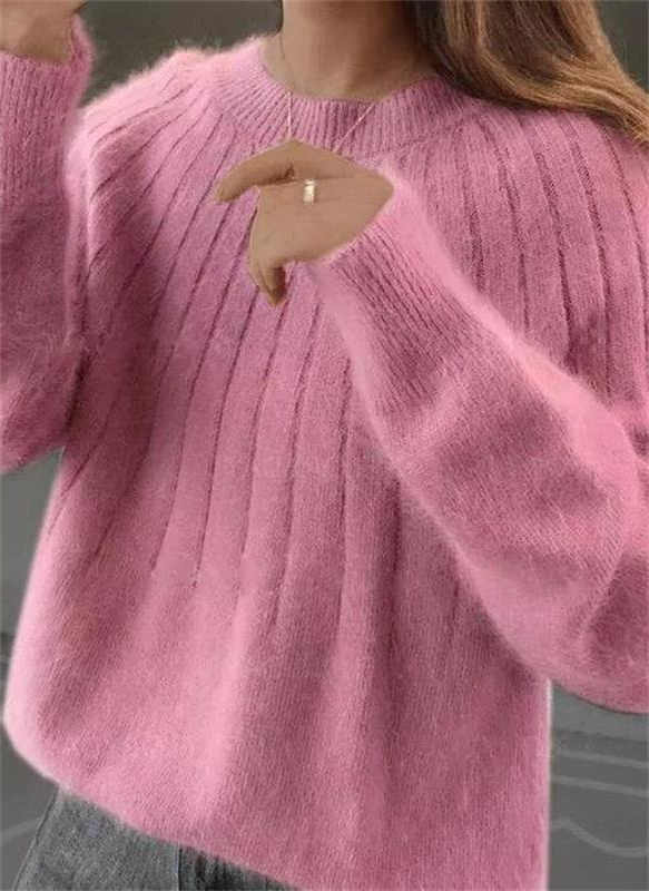 Cozy Women's Cashmere Crew Neck Sweater