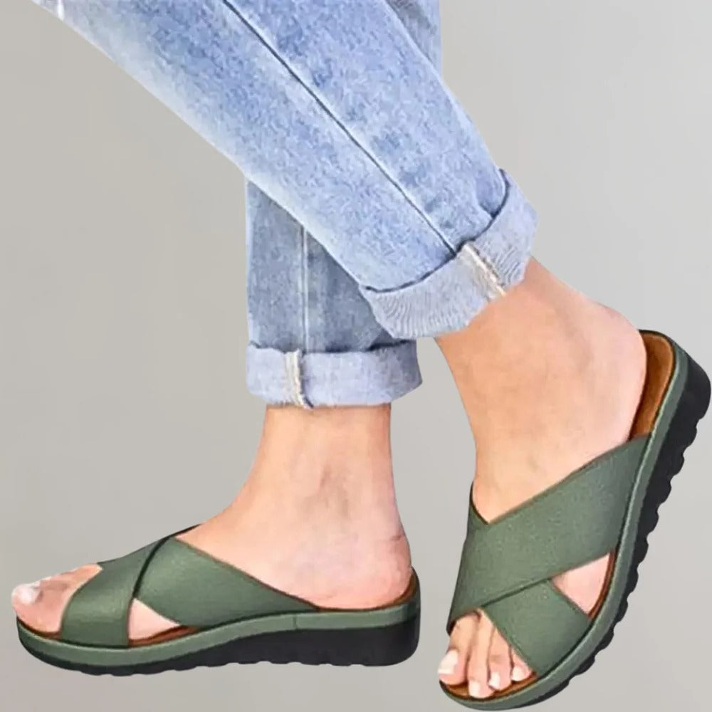 Cozy Women's Fuzzy Slippers