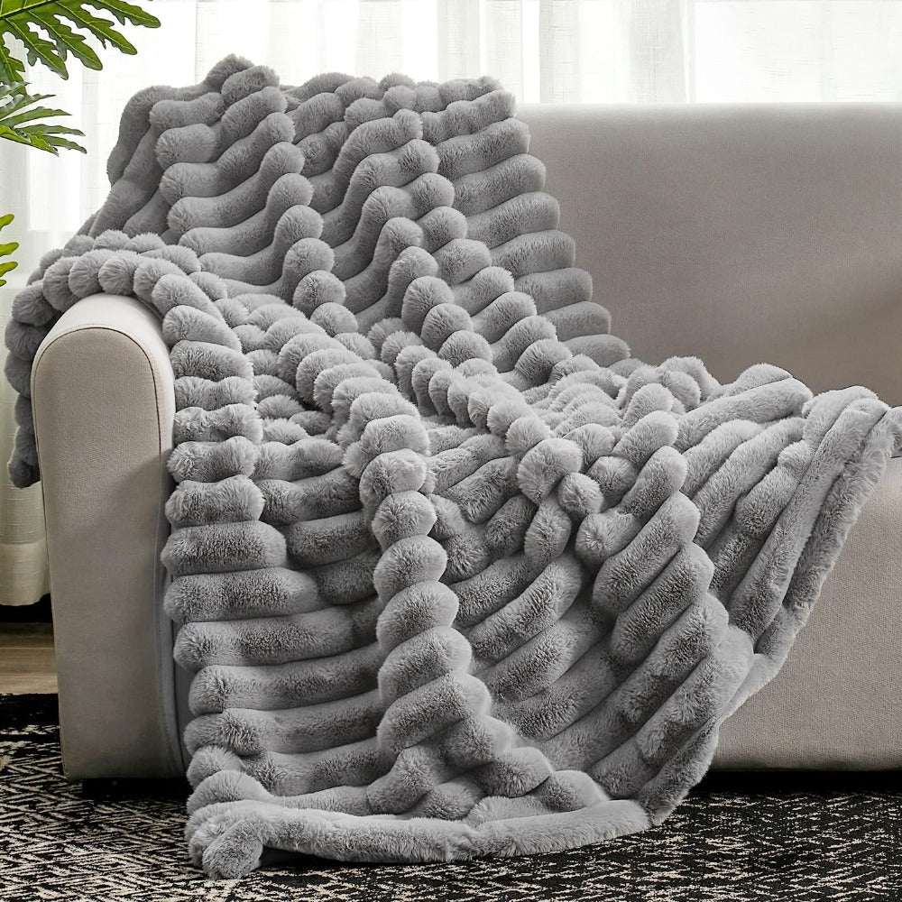 Warm Fuzzy Throw Blanket - Pexav