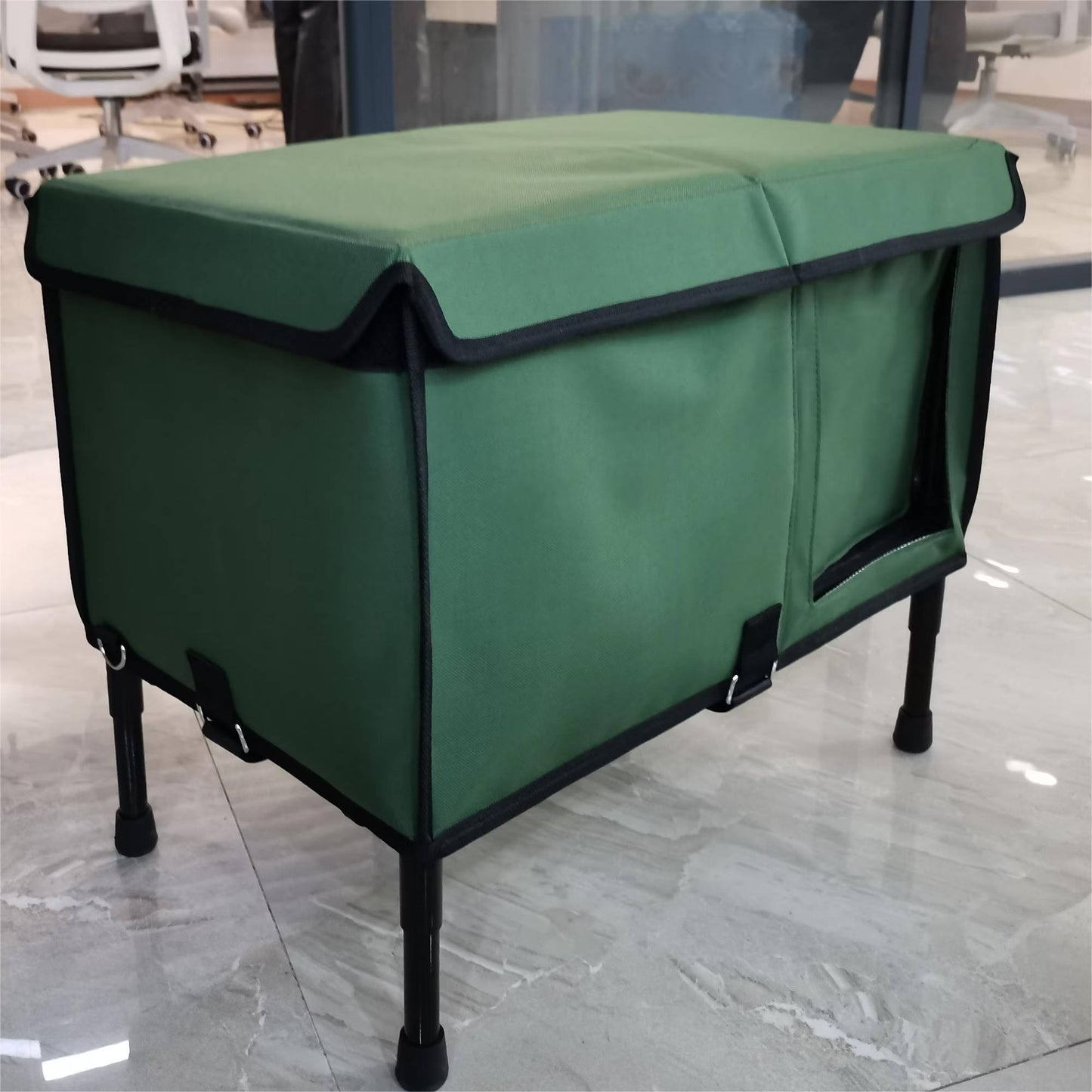Warm Insulated Cat Shelter for Winter