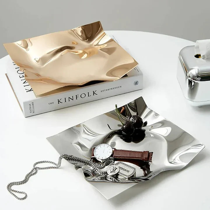 Sleek Metal Serving Platter – Elegant Home Decor Tray