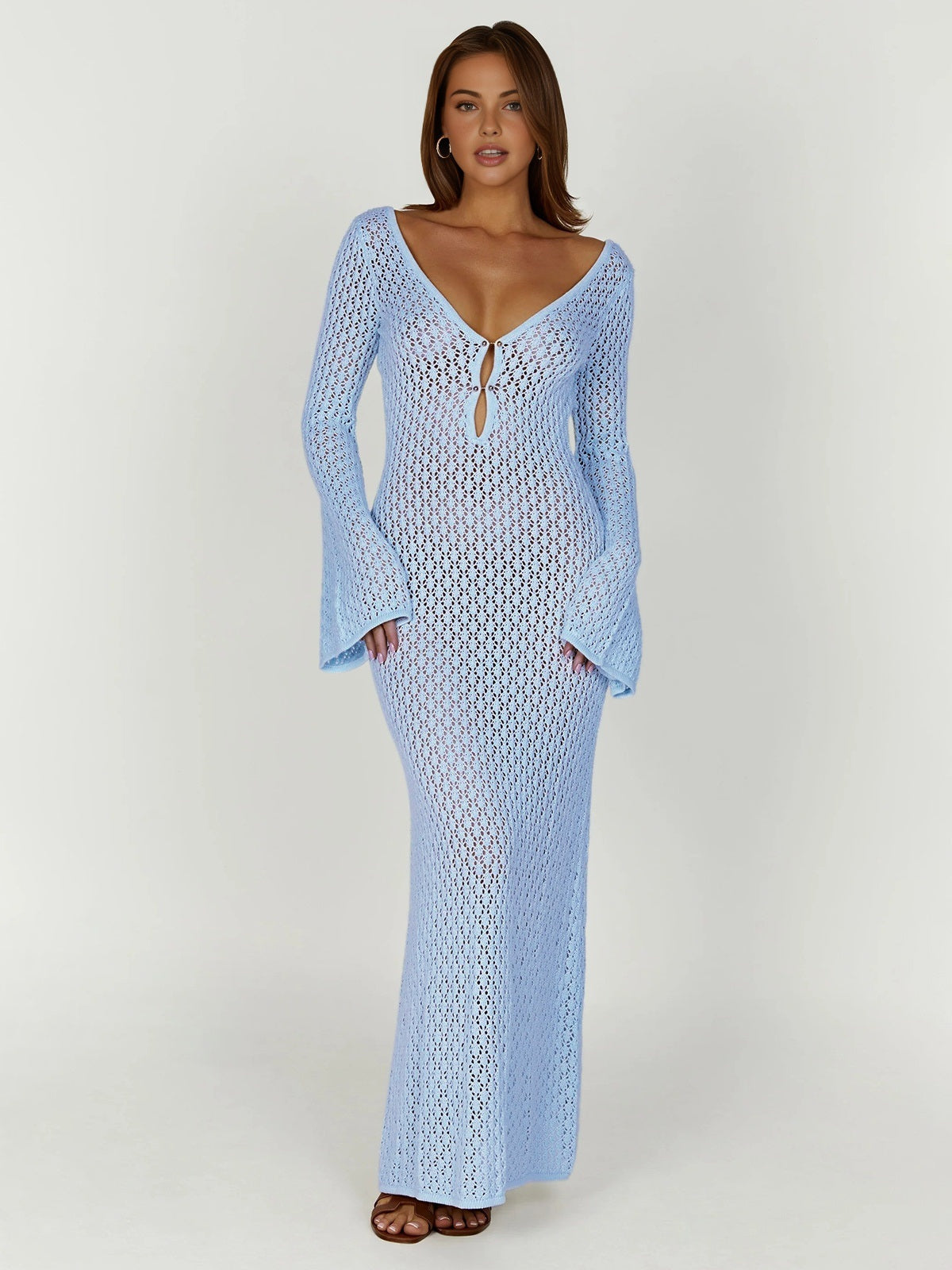 Long women's beach dress with back cutout and V-neck – Celina-Light blue-XS-The Livary