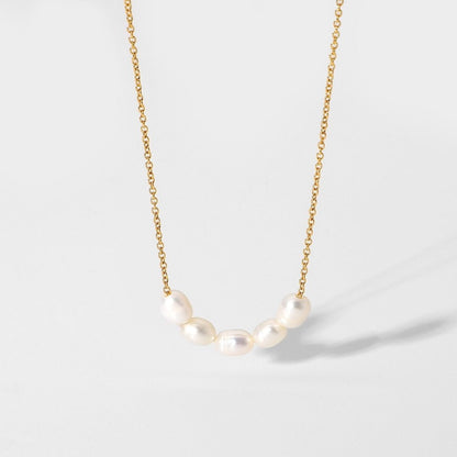 Lovely Necklace with Freshwater Pearls - Celina-Nora Luxe