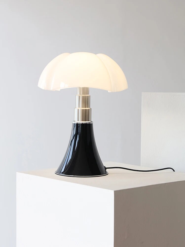 Elegant Floral Glass Table Lamp