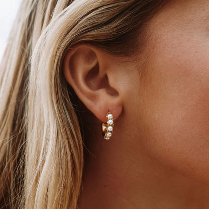 Small White Pearl Stud Earrings - Pexav