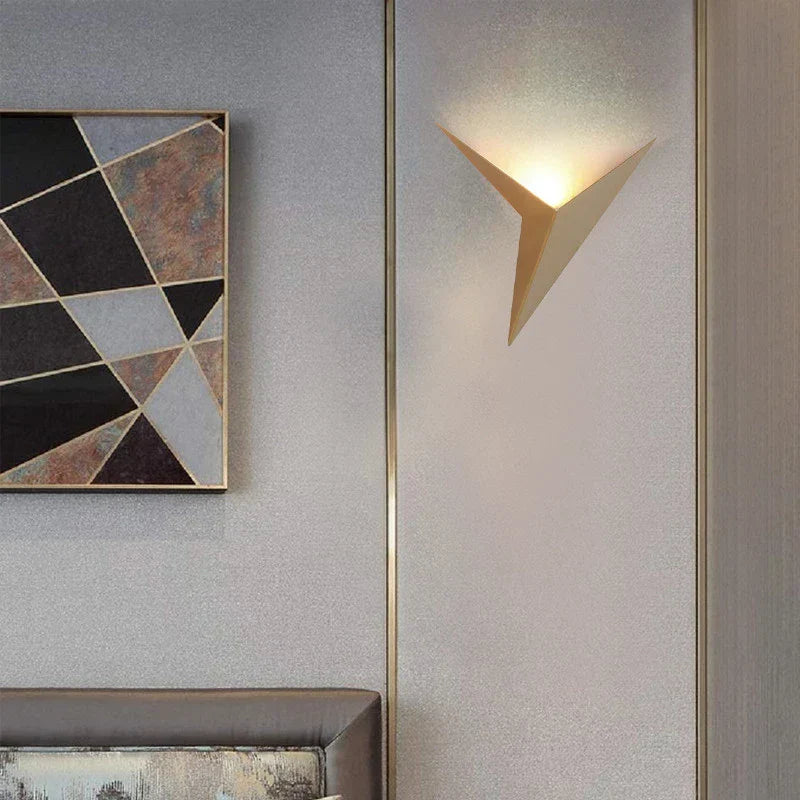 Modern Triangular Wall Lamp - TrigoLux-White-Warm Wit-Nora Luxe