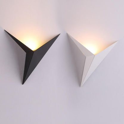 Modern Triangular Wall Lamp - TrigoLux-White-Warm Wit-Nora Luxe