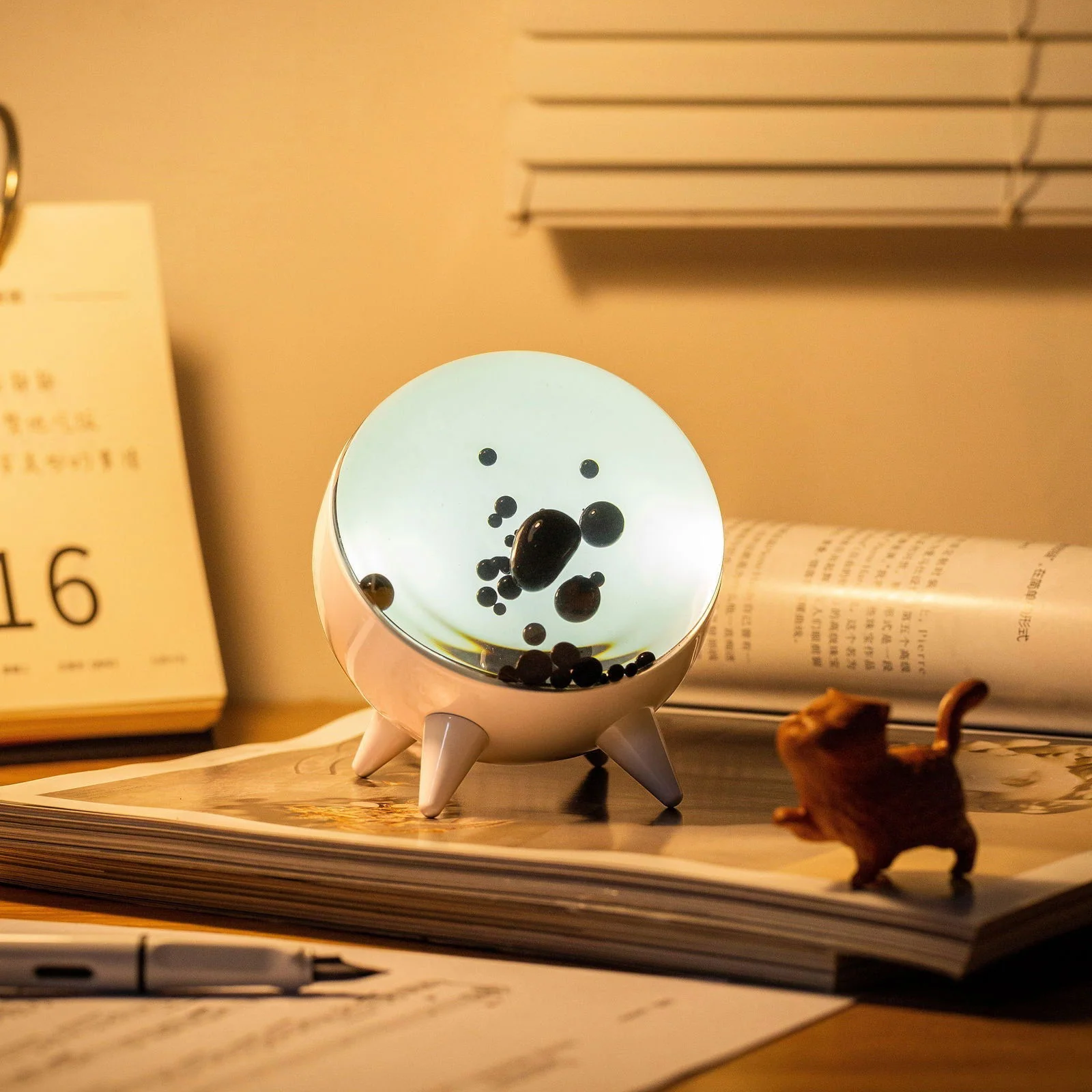 Colorful Liquid Motion Desk Lamp - Pexav