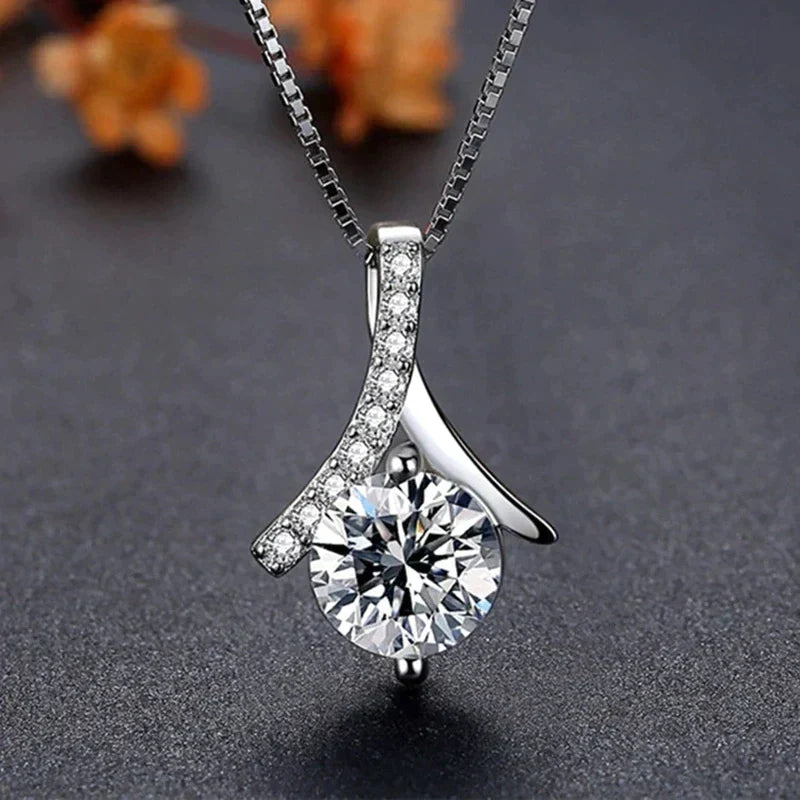 Beautiful Crystal Heart Necklace - Pexav