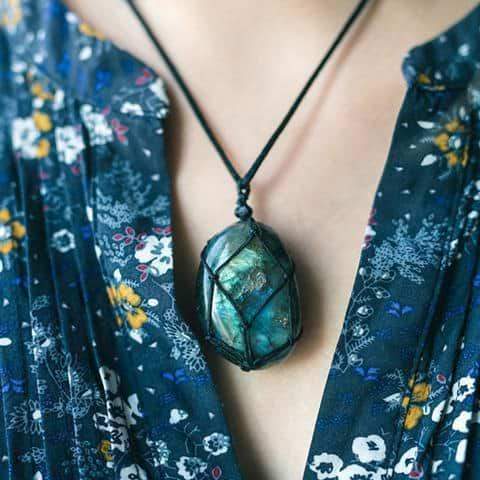 Mystical Labradorite Dragonheart Necklace - Aris-Nora Luxe