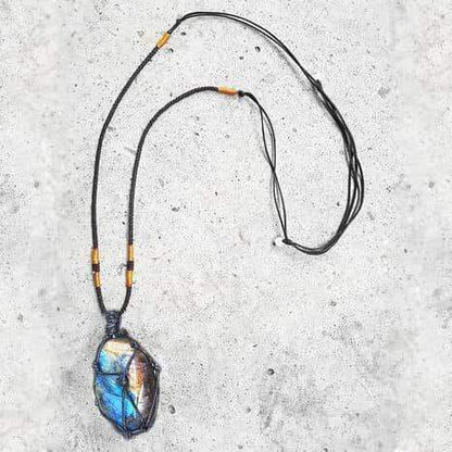 Mystical Labradorite Dragonheart Necklace - Aris-Nora Luxe
