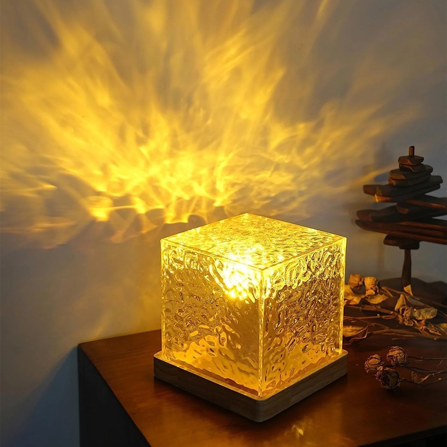 Noorderlicht Prisma Lamp - Borealis Cube-Medium-Nora Luxe