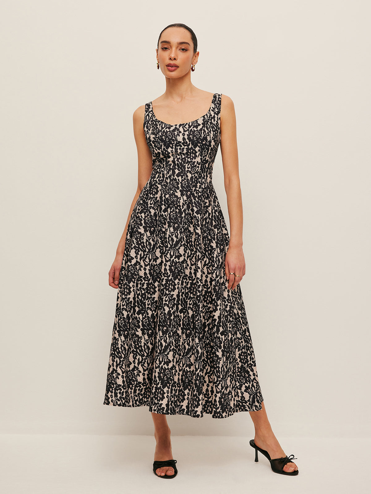 Chic Cold Shoulder Floral Dress