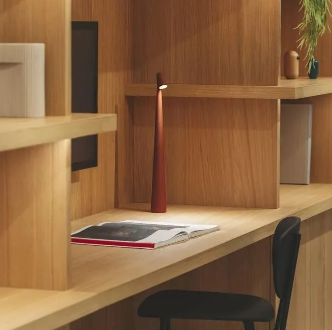 Simple Wireless LED Table Lamp