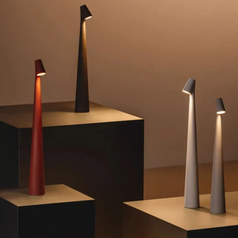 Simple Wireless LED Table Lamp