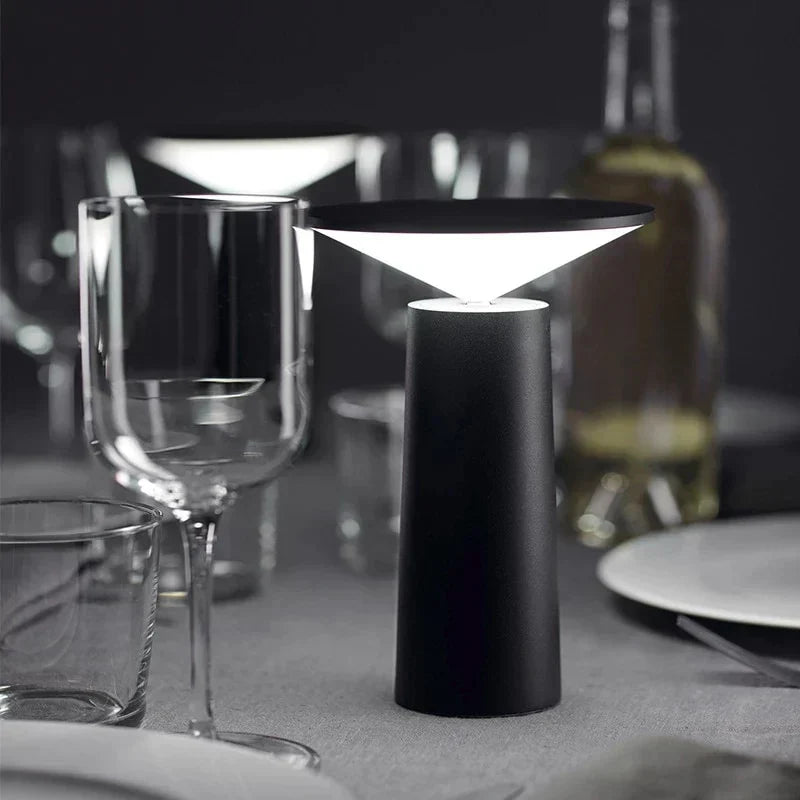 Compact Adjustable Desk Light - LumoFlex - Pexav