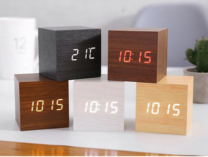 Simple LED Digital Alarm Clock with Voice Control
