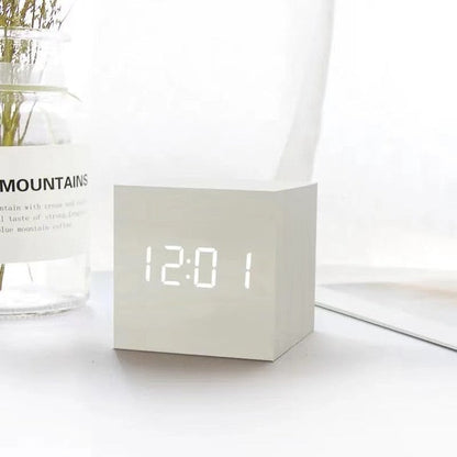 Simple LED Digital Alarm Clock with Voice Control