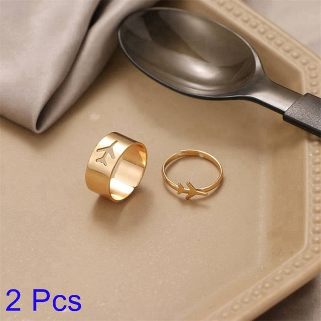 Romantic His Hers Engagement Ring Set