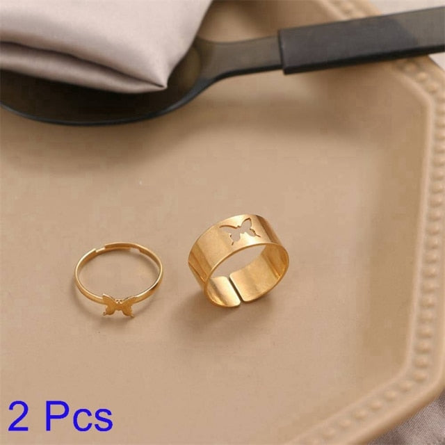 Romantic His Hers Engagement Ring Set