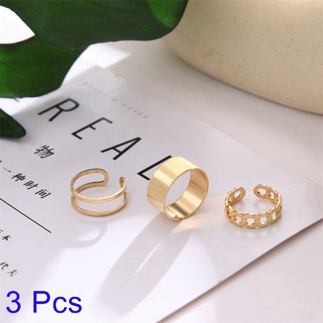 Romantic His Hers Engagement Ring Set