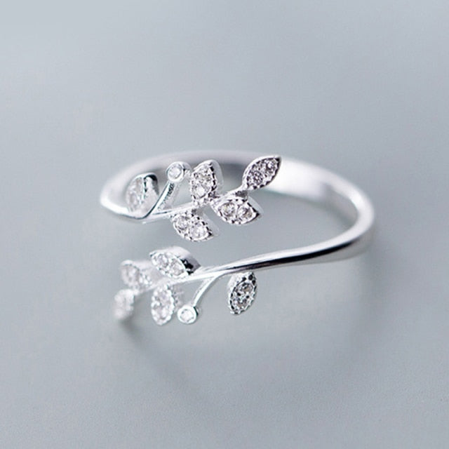 Beautiful Floral Engagement Ring