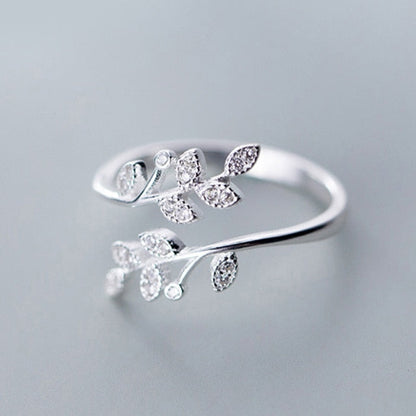 Beautiful Floral Engagement Ring