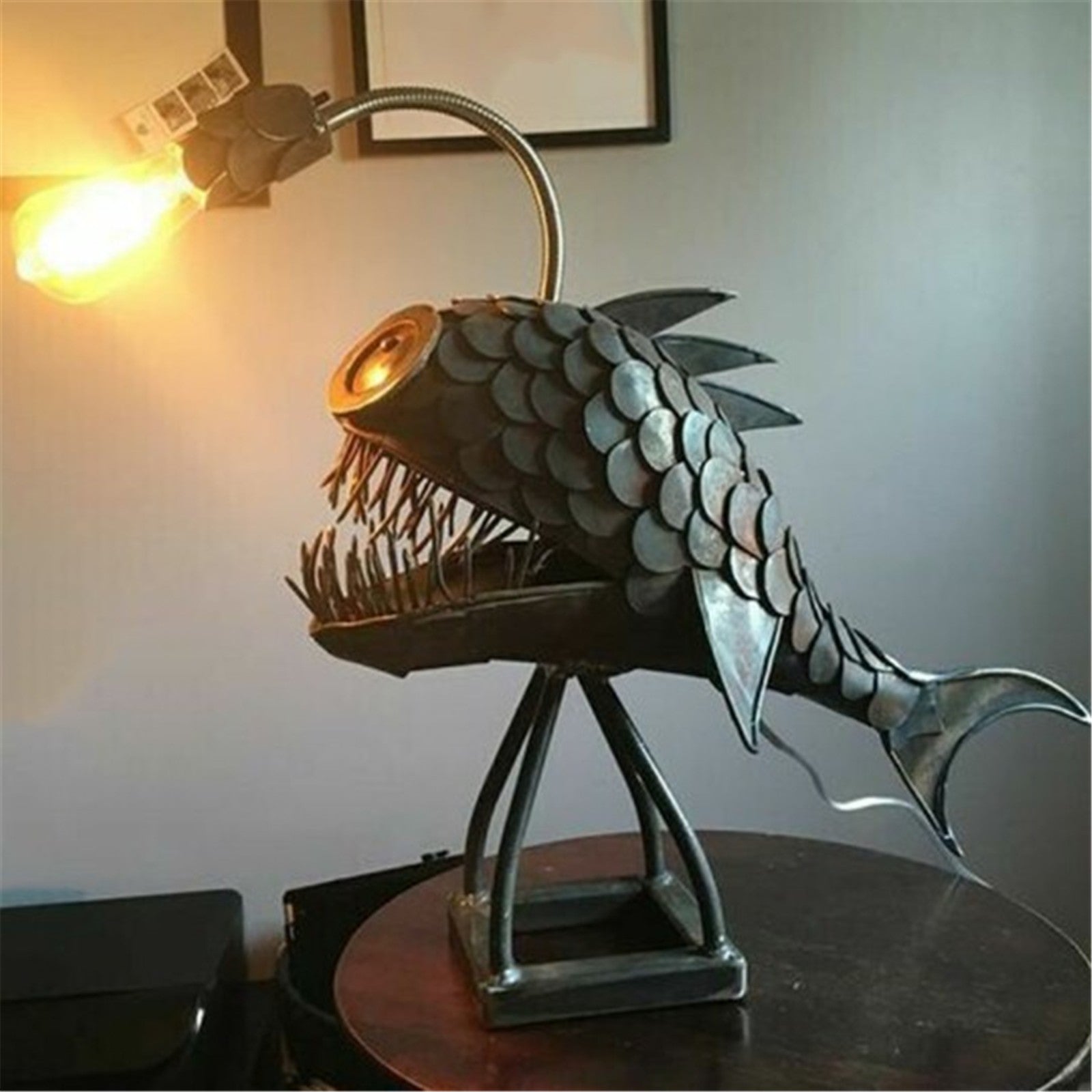 Unique Metal Aquarium Desk Light - Pexav