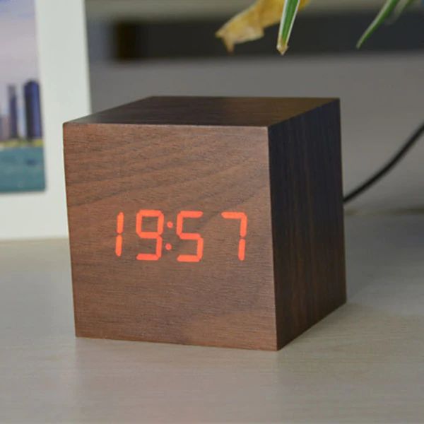 Simple Wood LED Desk Clock - Pexav