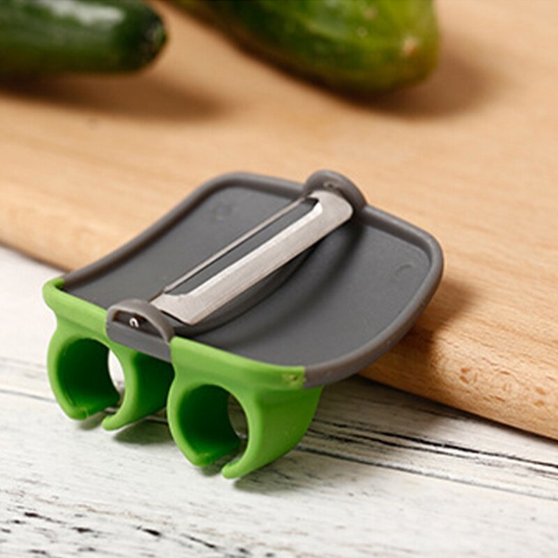 Protective Vegetable Peeler - FingerGuard-Green-Nora Luxe