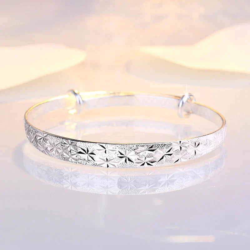 Radiant Star Armband | Elegant Jewellery for Women-Nora Luxe