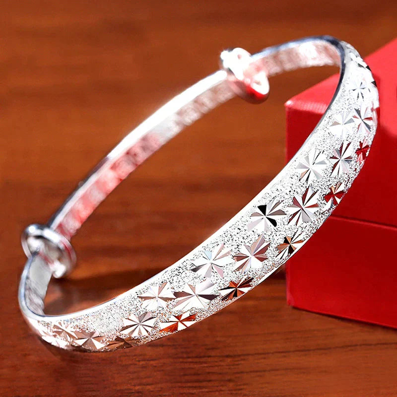 Radiant Star Armband | Elegant Jewellery for Women-Nora Luxe