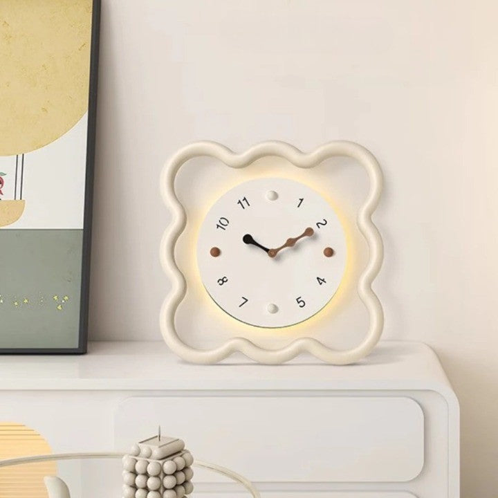 Quiet Simple Round Wall Clock - Pexav