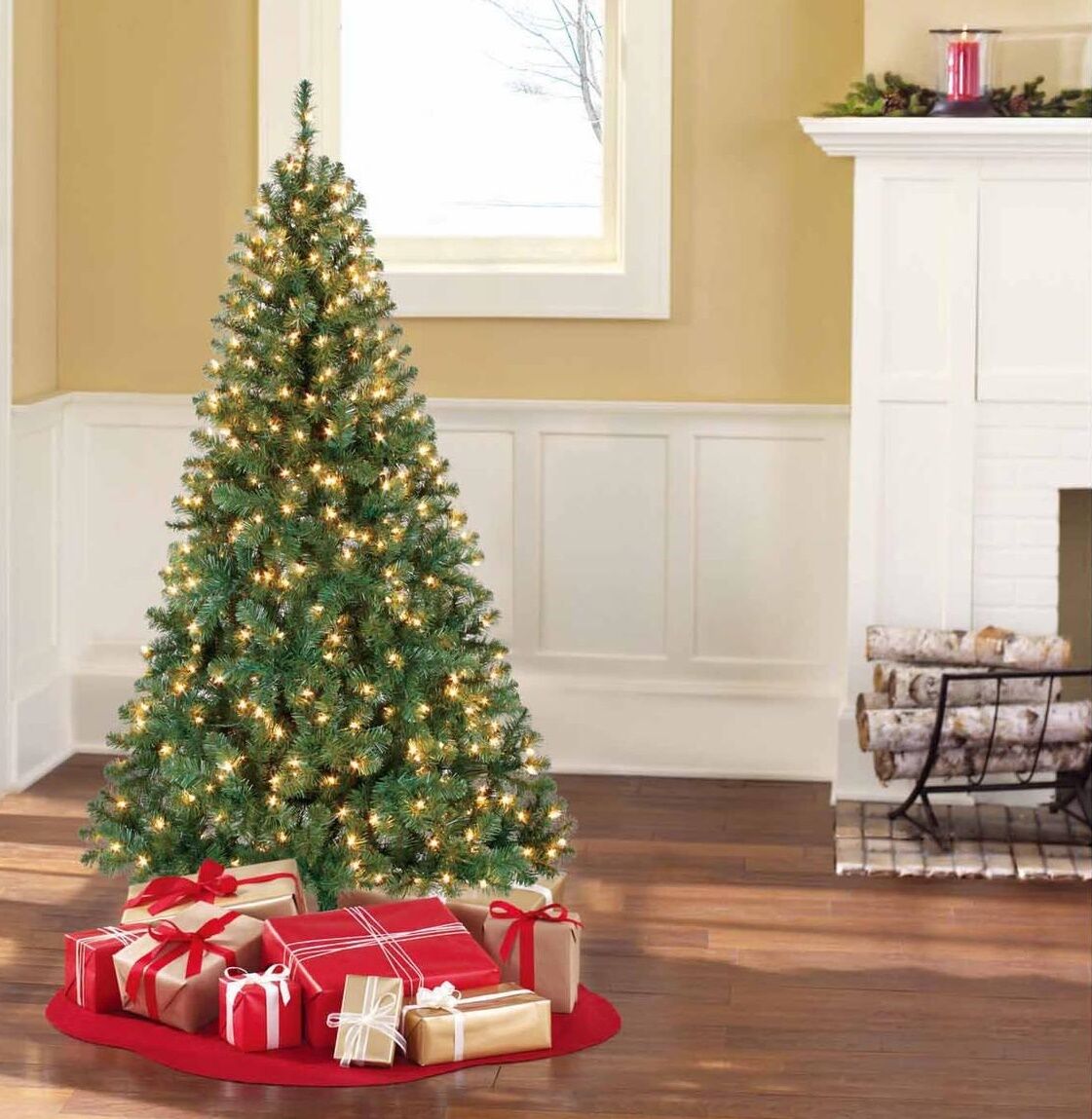 6.5 ft Pre-Lit Christmas Tree with 300 Mini Lights