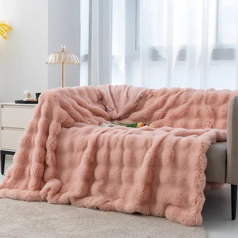 Warm Fuzzy Throw Blanket for Winter Comfort