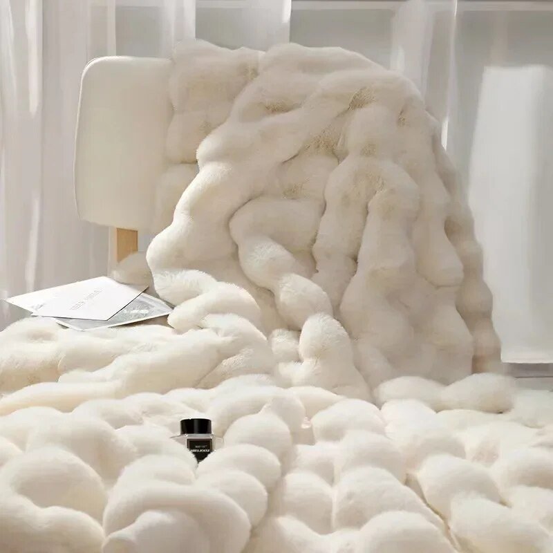 Warm Fuzzy Throw Blanket for Winter Comfort