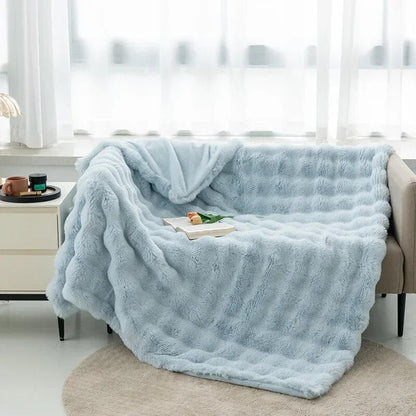 Warm Fuzzy Throw Blanket for Winter Comfort