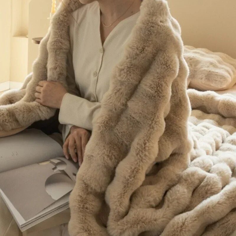 Warm Fuzzy Throw Blanket for Winter Comfort