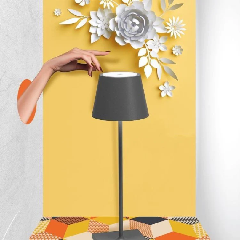 Sleek Adjustable Desk Light - Pexav