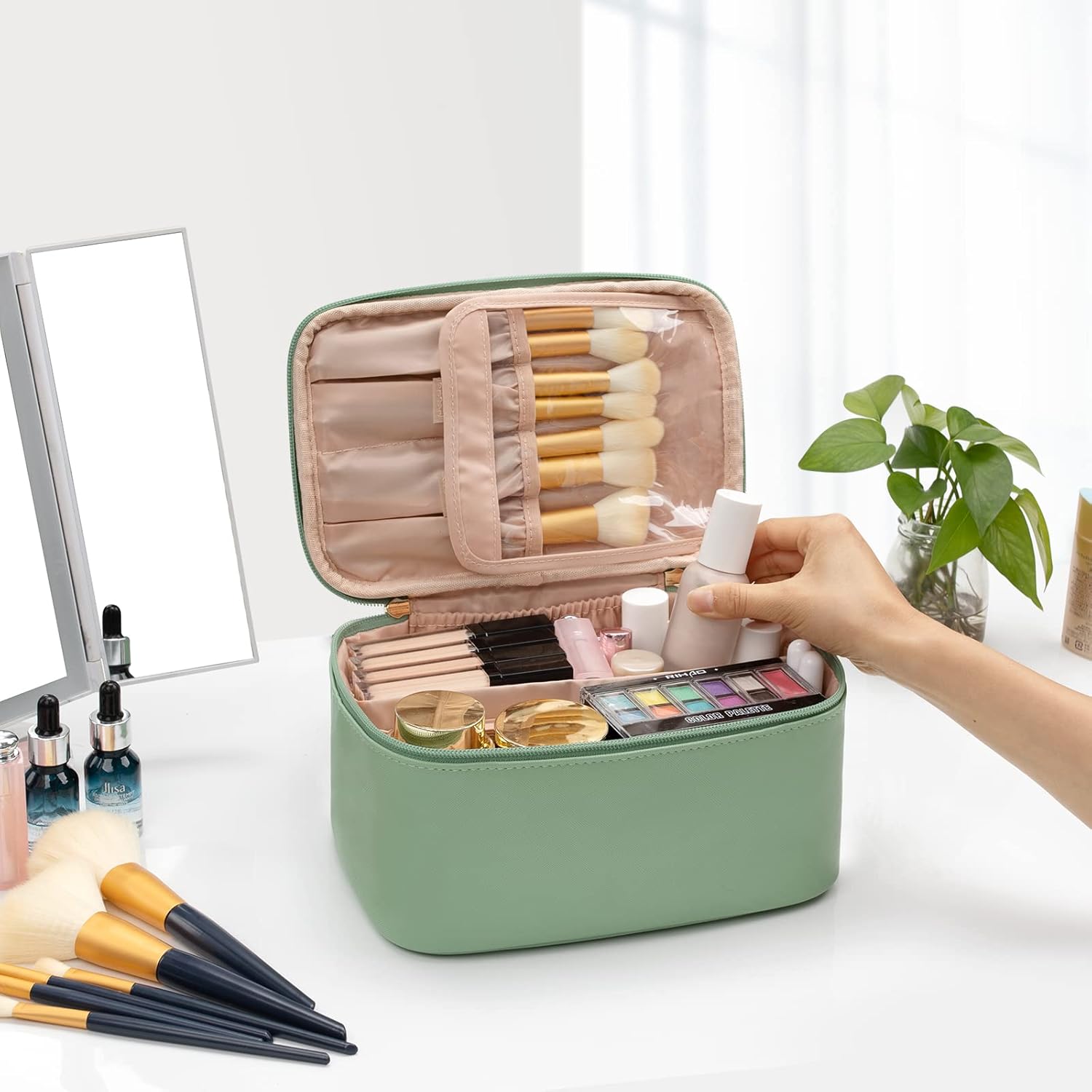 Travel-friendly Make-up Organizer with Dividers-Black-Nora Luxe